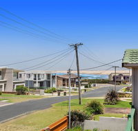 1/32 Ocean Avenue - three bedrooms three bathrooms air con boat parking  water views - Accommodation Tasmania