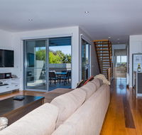 10 Sands Bvd - Accommodation Tasmania