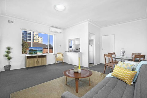 10 South Pacific 2 Bedrooms - Accommodation Tasmania 0