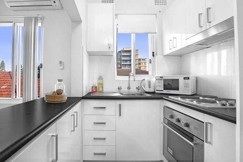 10 South Pacific 2 Bedrooms - Accommodation Tasmania 1