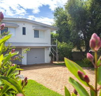 11 Riley St - Stylishly Modern - Accommodation Tasmania