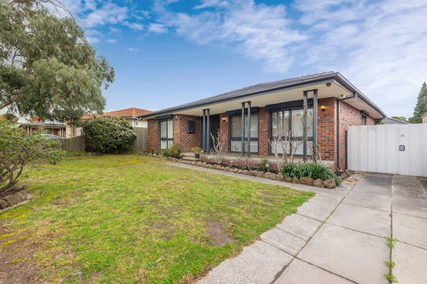 111, Relaxing Family Getaway In Burwood - Accommodation Tasmania 0