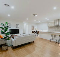 118 Refreshing 3BR Werribee Family House - Accommodation Tasmania