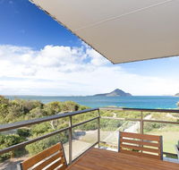 12 'Intrepid' 3 Intrepid Close - right on the beachfront - Accommodation Tasmania