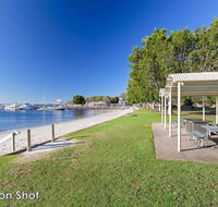 14 'The Commodore' 9-11 Donald Street- unit in the heart of town with views  WIFI - Accommodation Tasmania