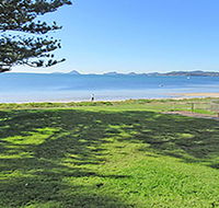 15 'Kanangra' 39 Soldiers Point Road - fantastic unit right on the water - Accommodation Tasmania