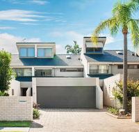 15 'The Moorings' 4 Cromarty Road - stunning with water views  pool - Accommodation Tasmania