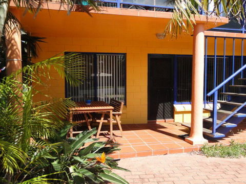 2 'Copacabana', 61 Sandy Point Road - Cute Unit With Water Views From The Balcony - Accommodation Tasmania 1
