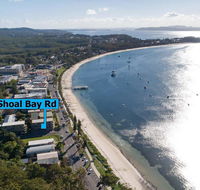2 'Shoal Towers' 11 Shoal Bay Rd - across the road to beautiful Shoal Bay Beach - Accommodation Tasmania