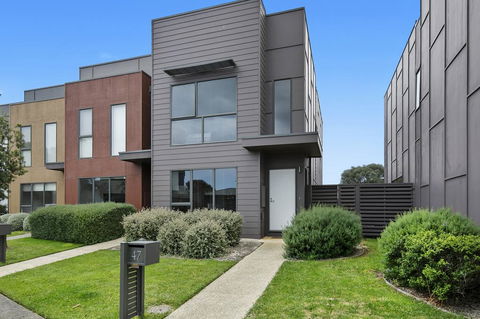 2 Bedroom Townhouse - Family & Corporate Bookings Only - Accommodation Tasmania 3