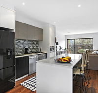 2 Bedroom Townhouse - Family  Corporate Bookings Only - Accommodation Tasmania