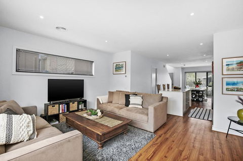 2 Bedroom Townhouse - Family & Corporate Bookings Only - Accommodation Tasmania 2