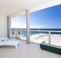 2/141A Soldiers Point Road - large waterfront duplex across from the bowling club - Accommodation Tasmania
