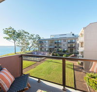 24 'The Poplars' 34 Magnus Street - views aircon WIFI Netflix  Pool - Accommodation Tasmania