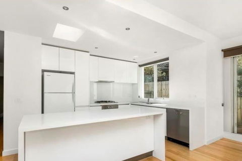 26 Malvern 3 Bedroom Home - Accommodation Tasmania 1