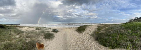 BRUNS BEACH HOUSE - Comfortable Holiday Accommodation At The Beach - Accommodation Tasmania 3
