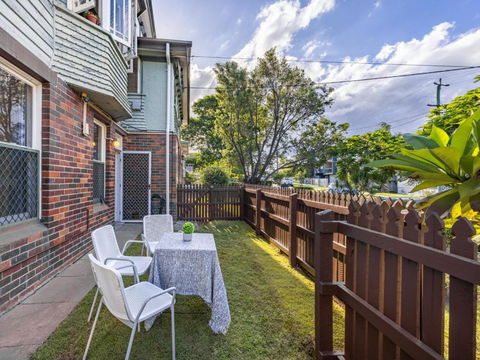 Comfort 1 Bedroom Cottage Retreat Yeronga - Accommodation Tasmania 3