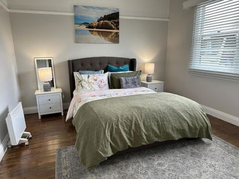 Daisy Cottage On Duke 3BR - Accommodation Tasmania 0