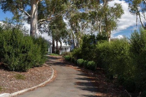 Derwent River Cottage - Tranquil Waterfront Living - Accommodation Tasmania 1