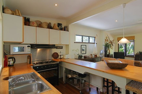 28 Childe Street, Byron Bay - Banaba - Accommodation Tasmania 3