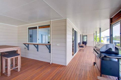 29 Cypress Avenue - Rainbow Beach, Close To The Beach With A Pool - Accommodation Tasmania 3