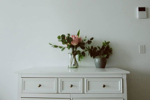 2Bed 2Bath Minimalist Apartment In CBD - Accommodation Tasmania 3