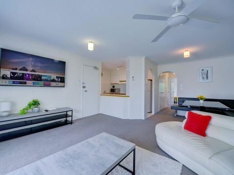 2BR Aloha Lane Main Beach Apartment - Accommodation Tasmania 1