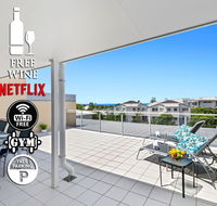 2BR Coolum Beach  Rooftop Terrace Spa Tennis Pool - Accommodation Tasmania