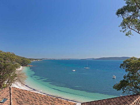 3 'Sebastapol' 66 Thurlow Avenue - Gorgeous Unit Overlooking Dutchies Beach - Accommodation Tasmania 1