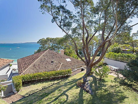 3 'Sebastapol' 66 Thurlow Avenue - Gorgeous Unit Overlooking Dutchies Beach - Accommodation Tasmania 3