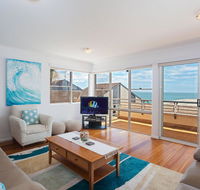3 'The Clippers' 131 Soldiers Point Road - fabulous waterfront unit - Accommodation Tasmania
