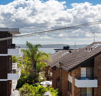3 'The Commodore'  9-11 Donald Street - great unit in the heart of town - Accommodation Tasmania