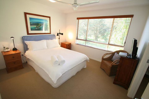 3/54 Lawson St - The Palms 3 - Accommodation Tasmania 3
