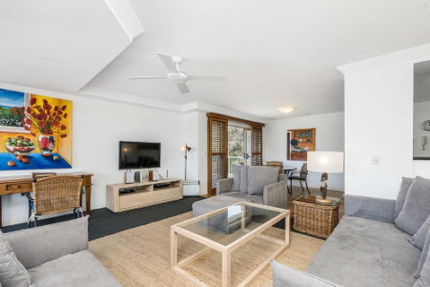 3/54 Lawson St - The Palms 3 - Accommodation Tasmania 0