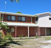31 Bombala Crescent - Two storey home with covered outdoor deck fully fenced backyard. Pet friendly - Accommodation Tasmania