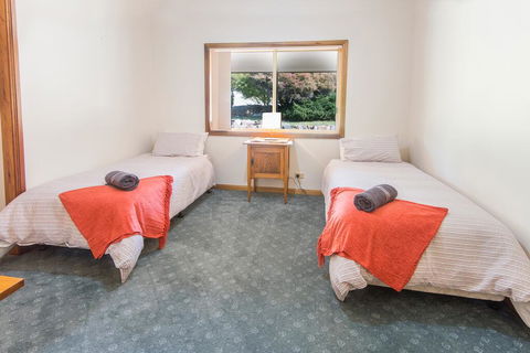 32 Zachary Drive Farm Stay Iconic Water Views - Accommodation Tasmania 3