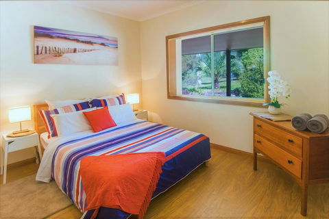 32 Zachary Drive Farm Stay Iconic Water Views - Accommodation Tasmania 2