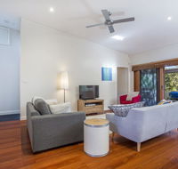 33 Bangalow - Narrawallee's Beautiful Bungalow - Accommodation Tasmania