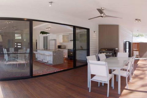 33 Esprit Drive - Rainbow Shores, Style, Comfort And Relaxation, Pets Welcome, Pool - Accommodation Tasmania 3
