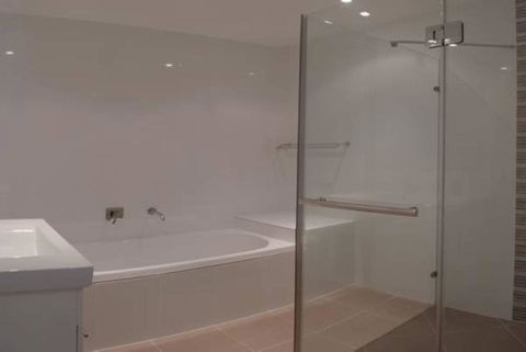 33 Esprit Drive - Rainbow Shores, Style, Comfort And Relaxation, Pets Welcome, Pool - Accommodation Tasmania 2