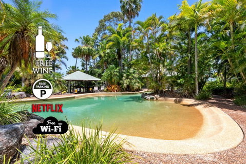 3BR Beach Escape AC, Pool, Tennis, Wine, Coffee, Netflix - Accommodation Tasmania 0