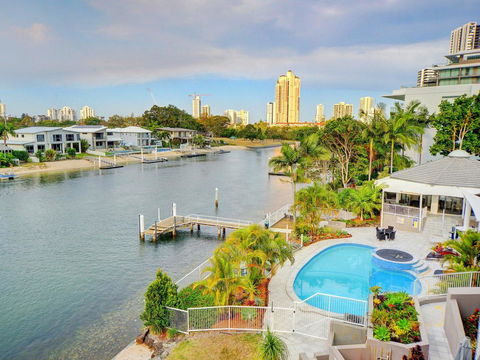 3br Broadbeach Lakefront Apartment - Accommodation Tasmania 1