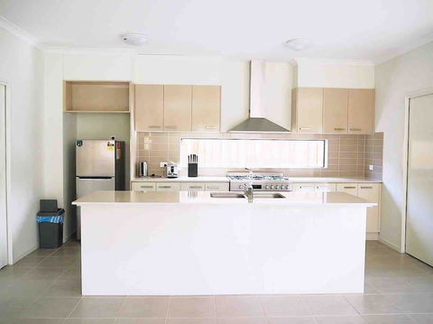 4 Bed 2 And A Half Bath Luxury Villa In Point Cook - Accommodation Tasmania 1