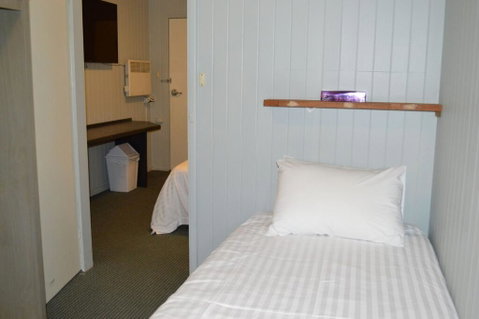 4 Lakeview Plaza - Accommodation Tasmania 2