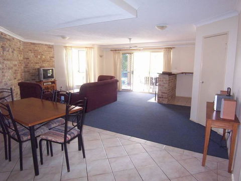 4/84 Lawson Street - Beach Haven 4 - Accommodation Tasmania 3