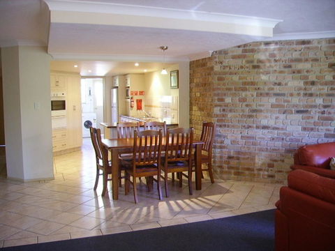 4/84 Lawson Street - Beach Haven 4 - Accommodation Tasmania 2