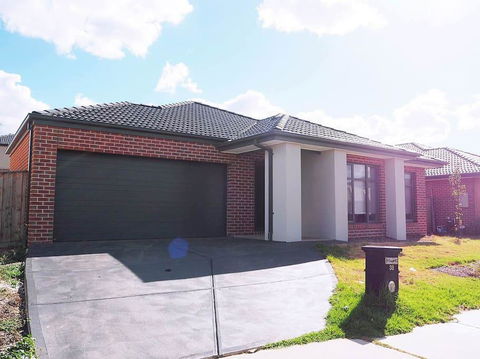 5 Bed 2 Bath Big House - Accommodation Tasmania 0