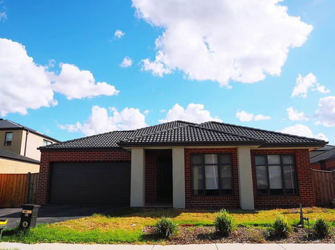 5 Bed 2 Bath Big House - Accommodation Tasmania 1
