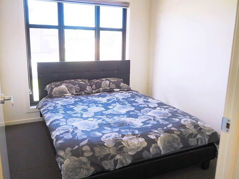 5 Bed 2 Bath Big House - Accommodation Tasmania 2