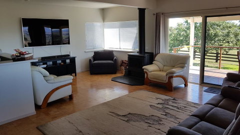 505 CONROD STRAIGHT MOUNT PANORAMA - Accommodation Tasmania 3